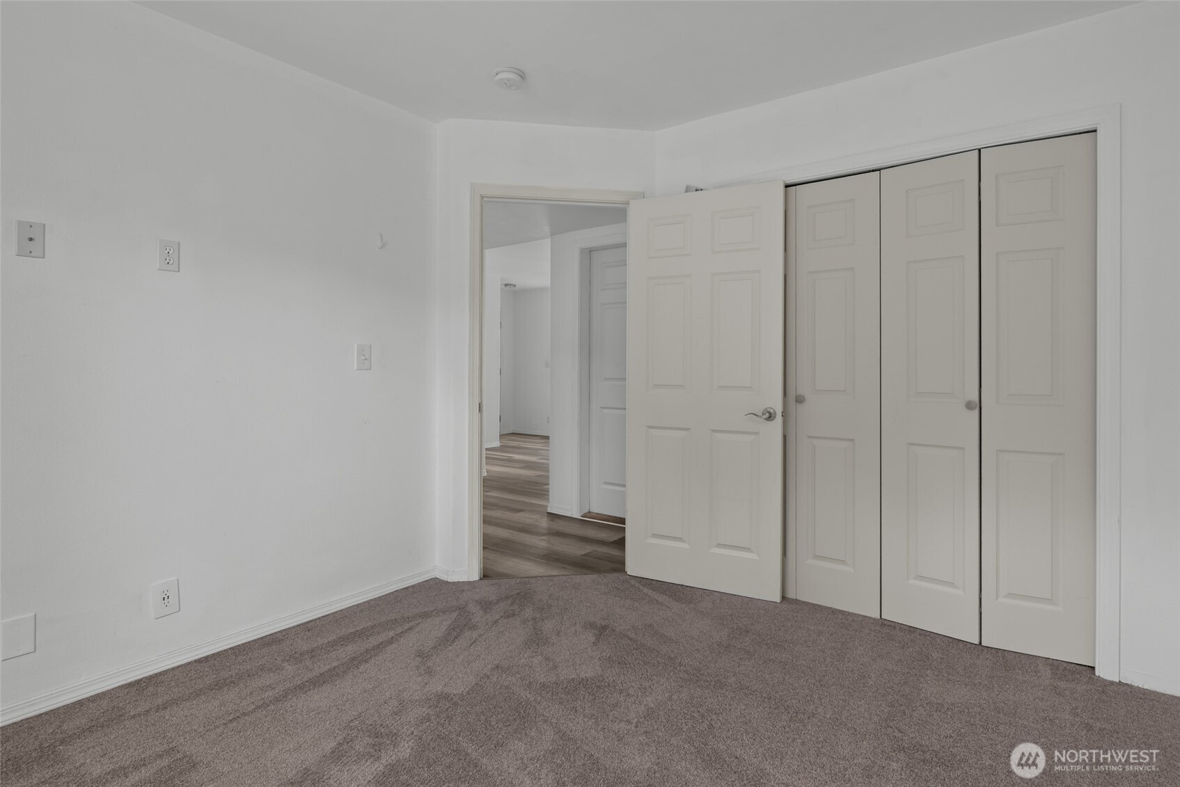 1086 Landing Circle Property Photo 23