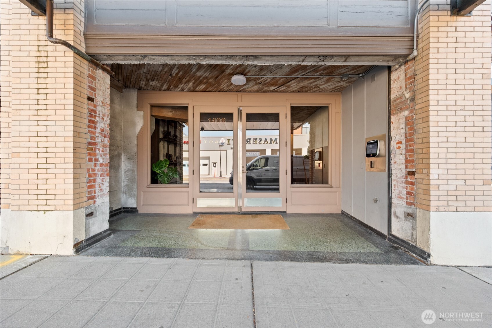 1408 12th Avenue 507 Property Photo 2