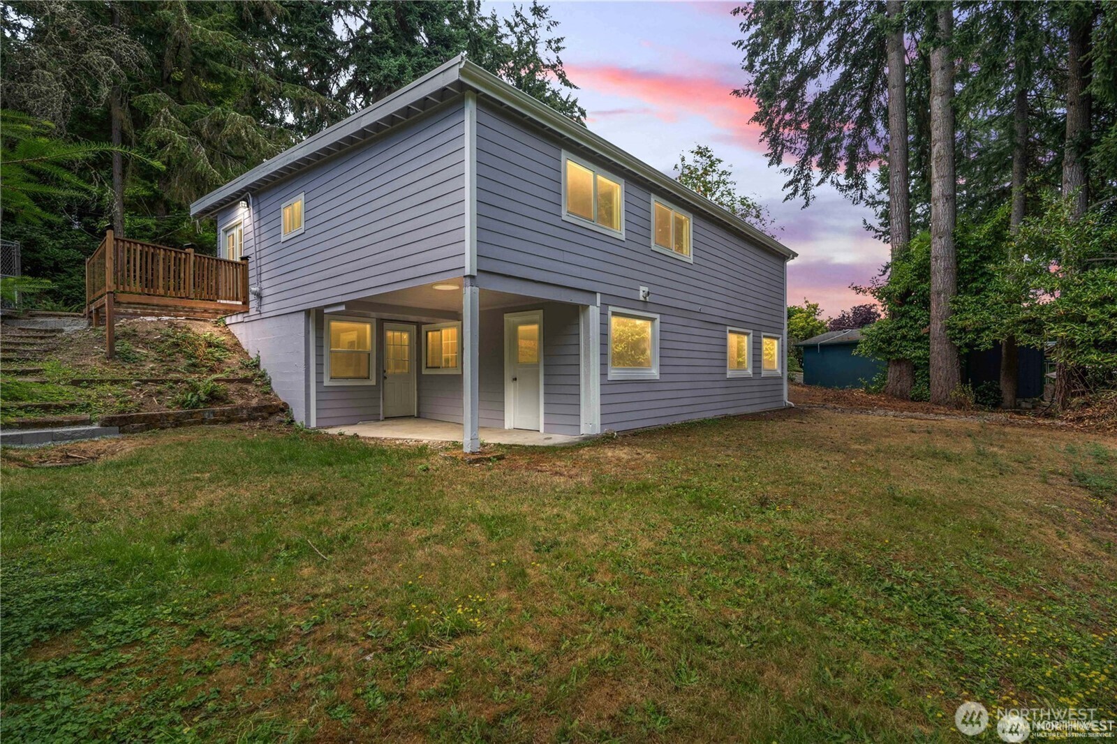 2749 Parkway Drive Property Photo 5