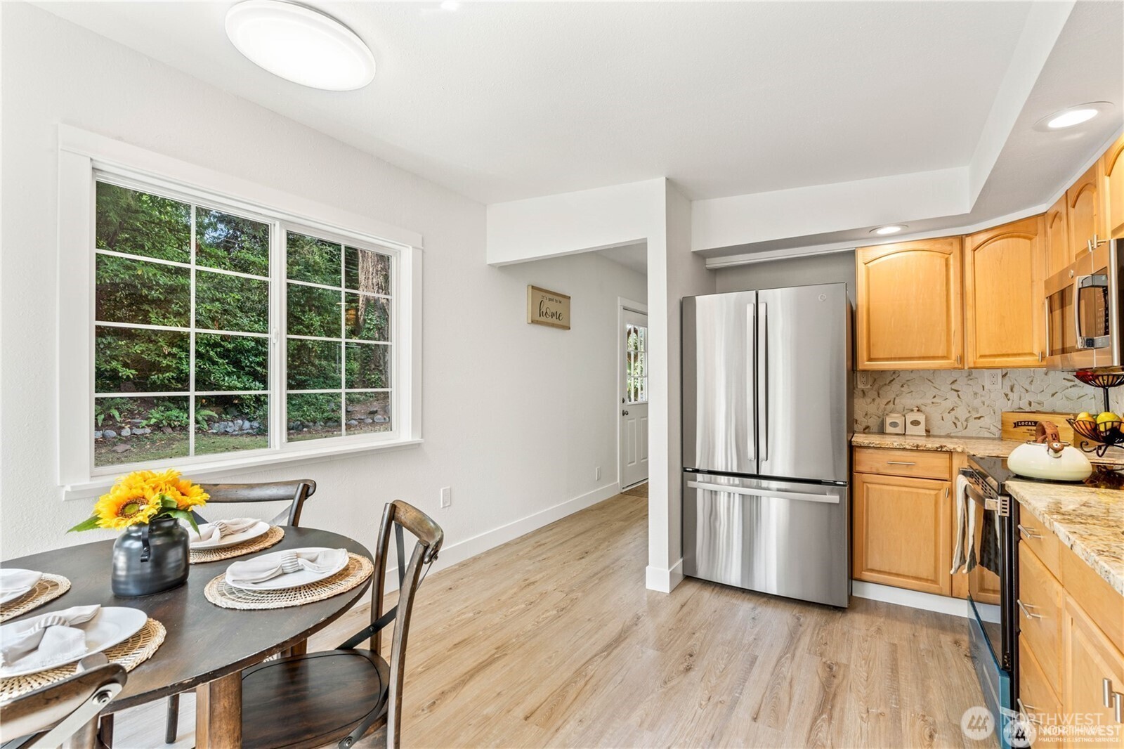 2749 Parkway Drive Property Photo 10