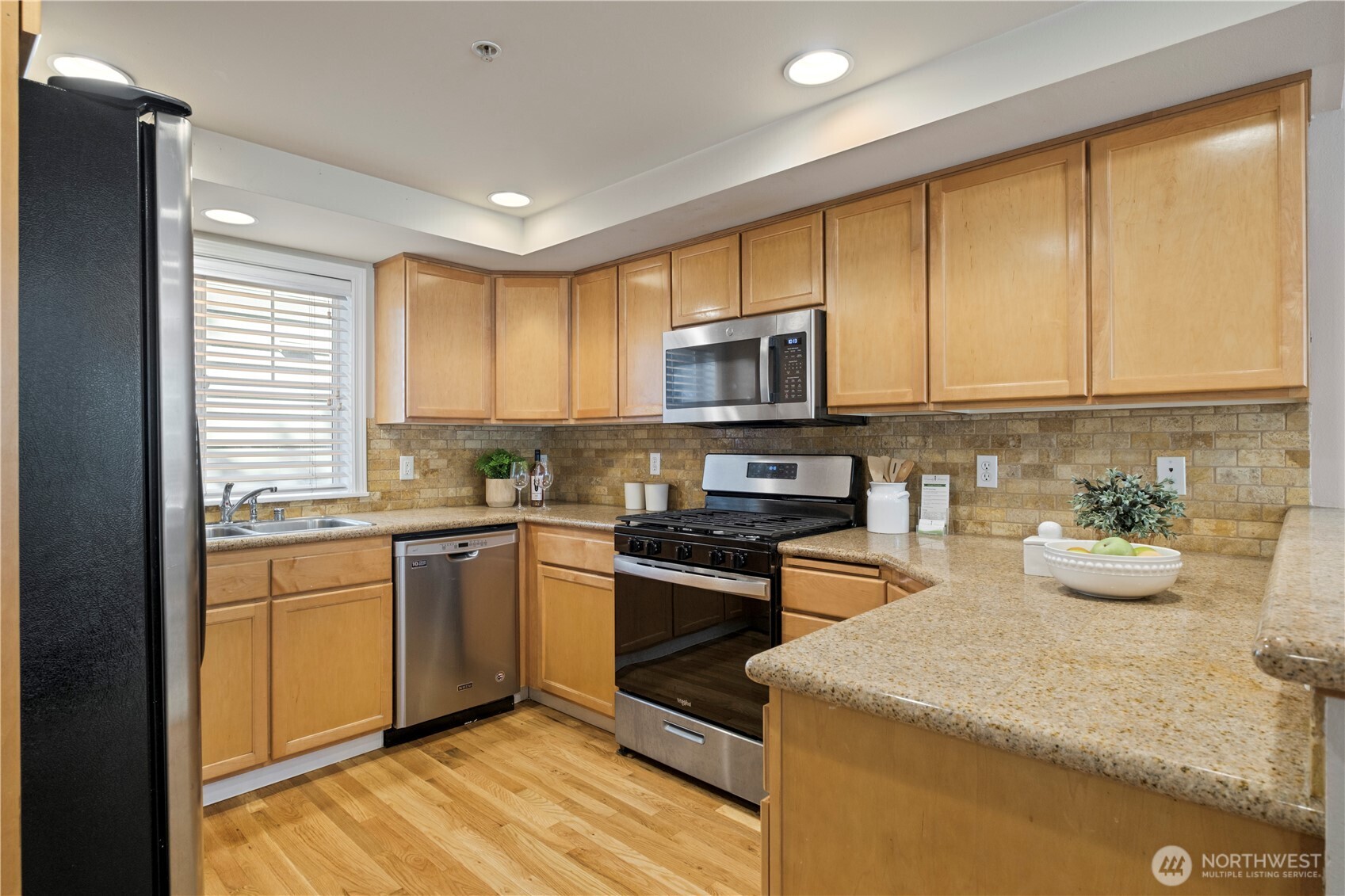443 Ne Ravenna Boulevard B Property Photo 12