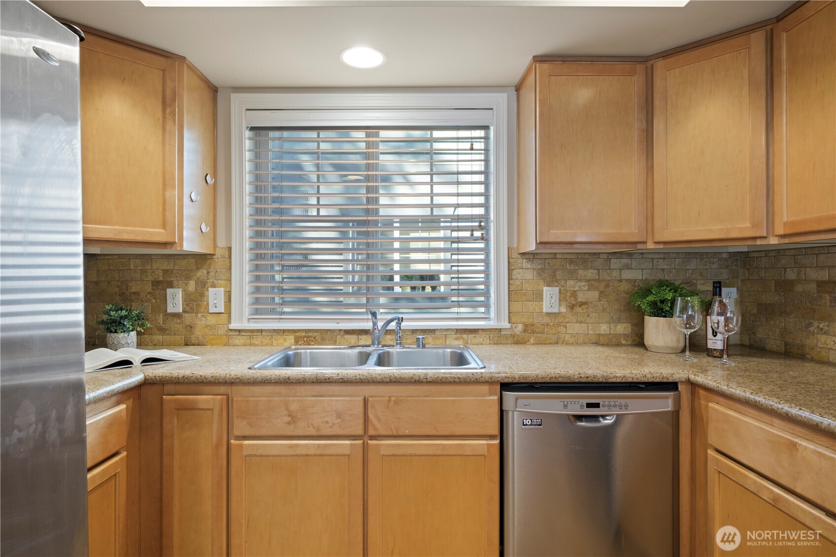 443 Ne Ravenna Boulevard B Property Photo 13