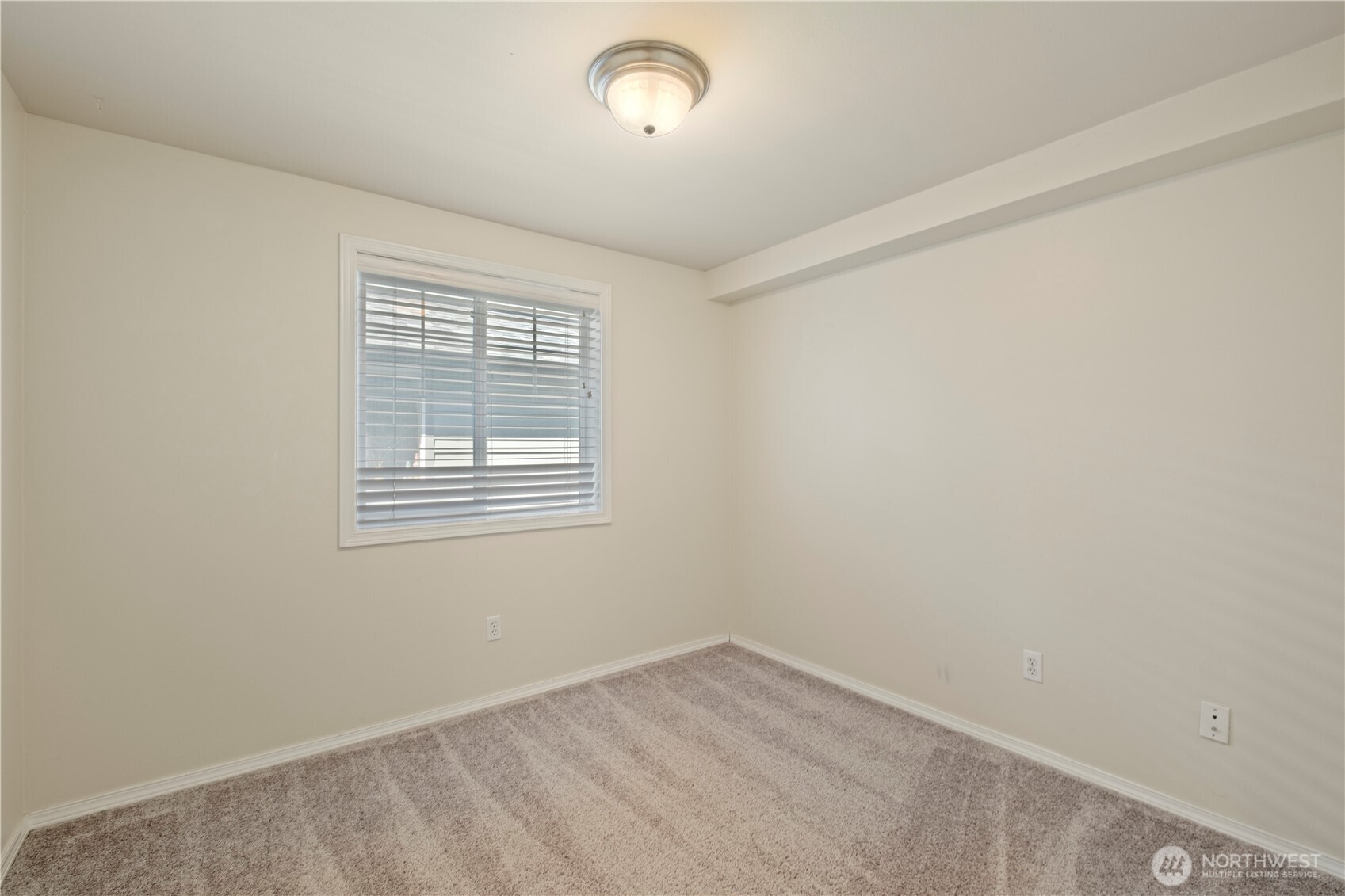 443 Ne Ravenna Boulevard B Property Photo 16