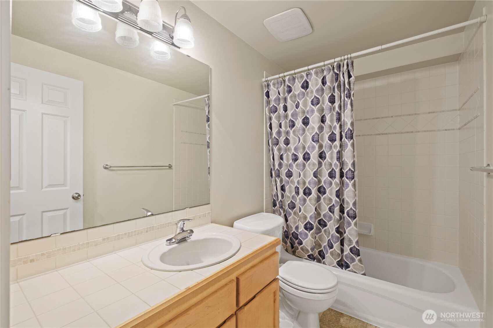 443 Ne Ravenna Boulevard B Property Photo 17