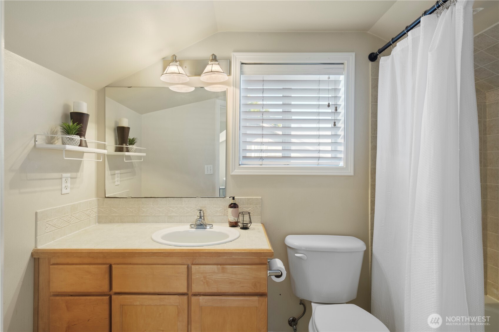443 Ne Ravenna Boulevard B Property Photo 22