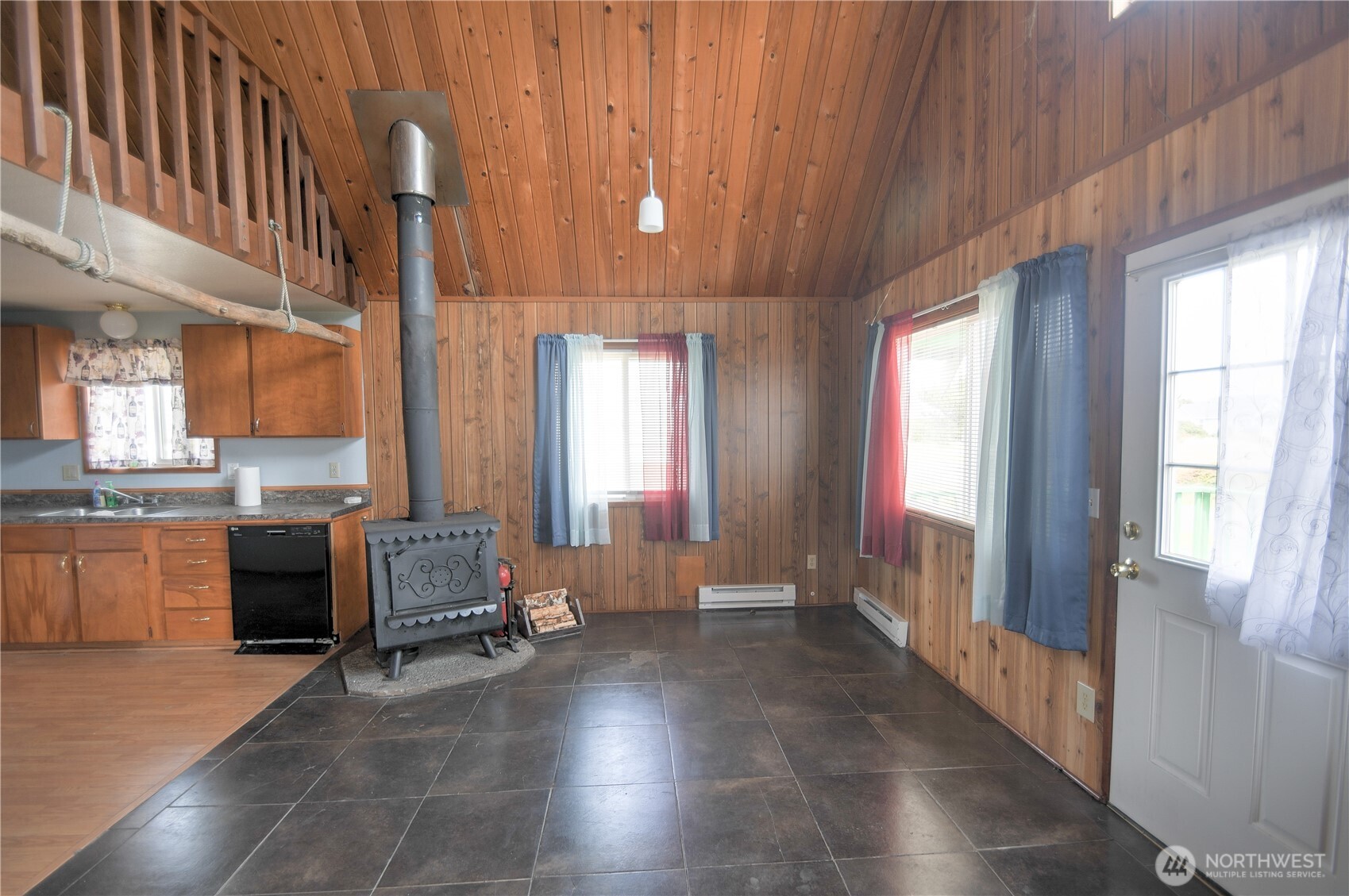 1205 Fairwood Drive Property Photo 4