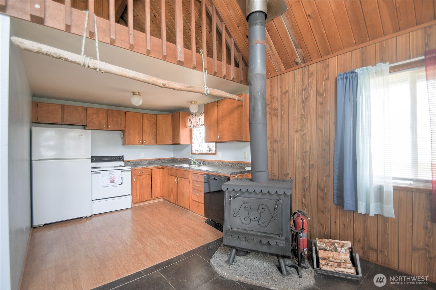 1205 Fairwood Drive Property Photo 7
