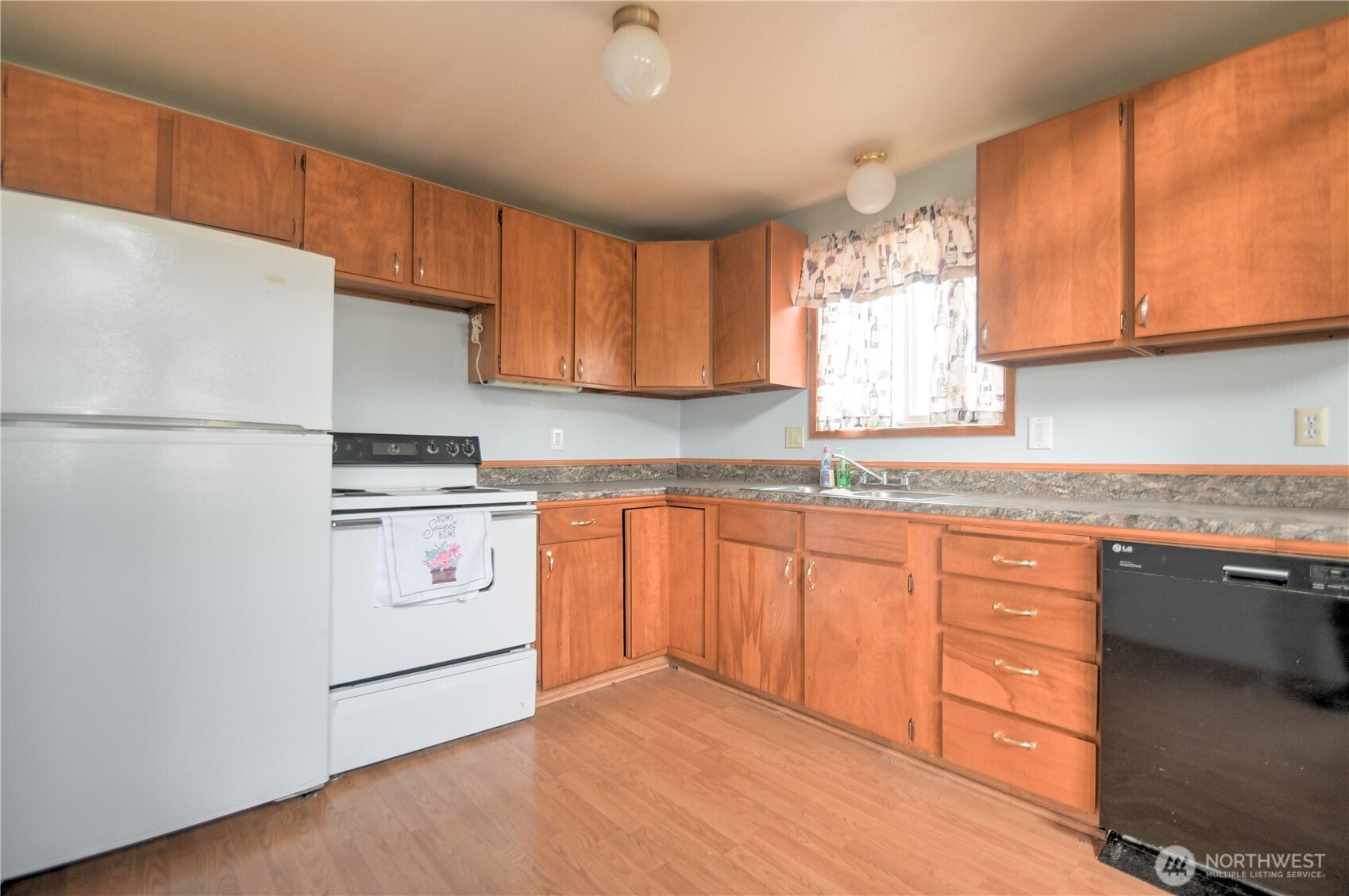 1205 Fairwood Drive Property Photo 10