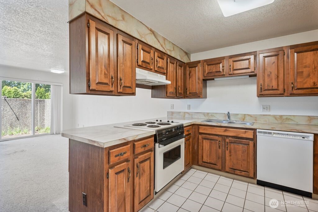 745 Marine View Drive Property Photo 7