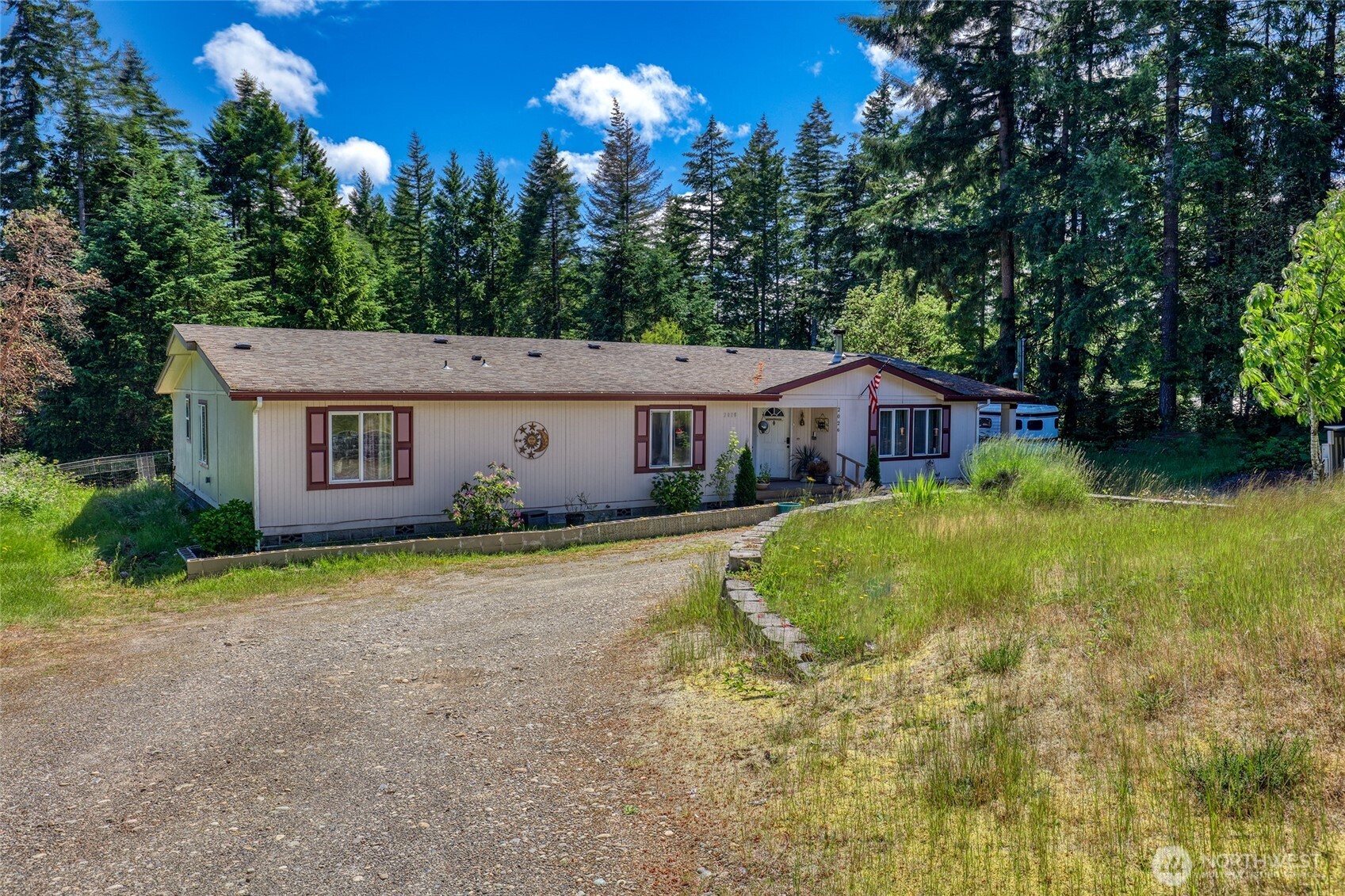 2026 Se Yakima Street Property Photo 1