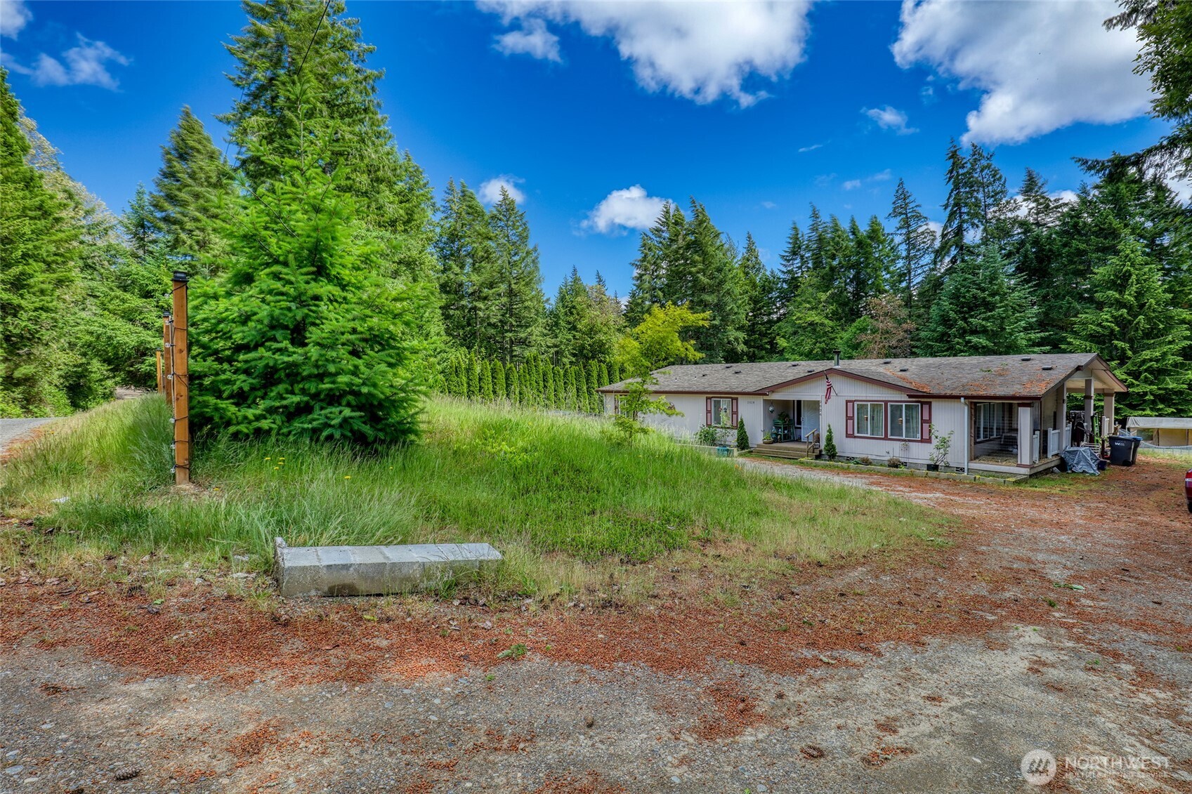 2026 Se Yakima Street Property Photo 6