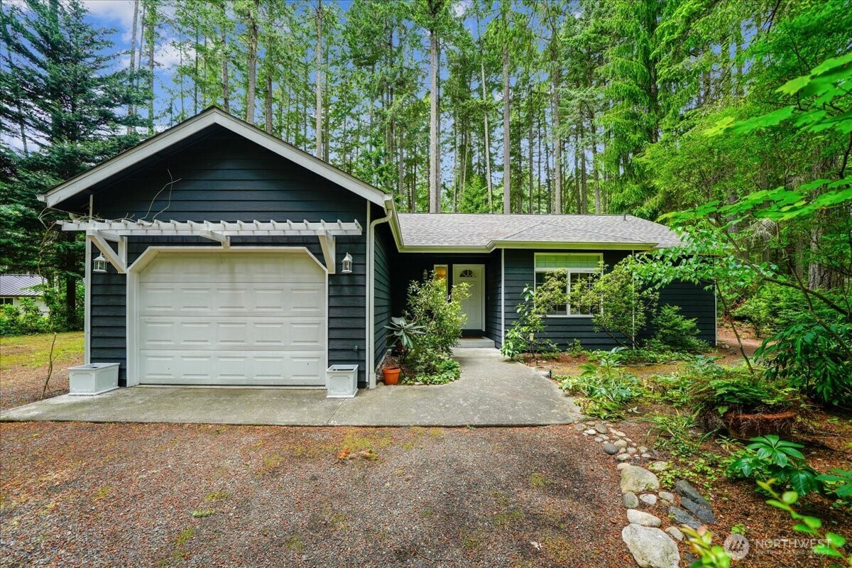 10002 Edgewood Drive Property Photo 1