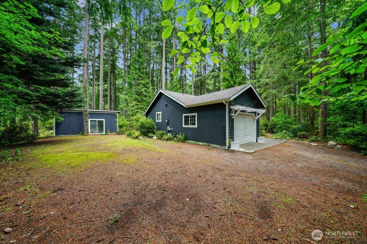 10002 Edgewood Drive Property Photo 2