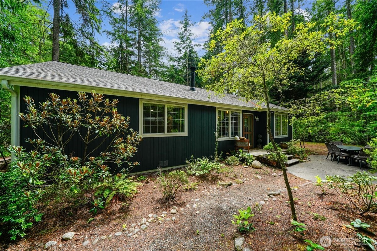10002 Edgewood Drive Property Photo 6