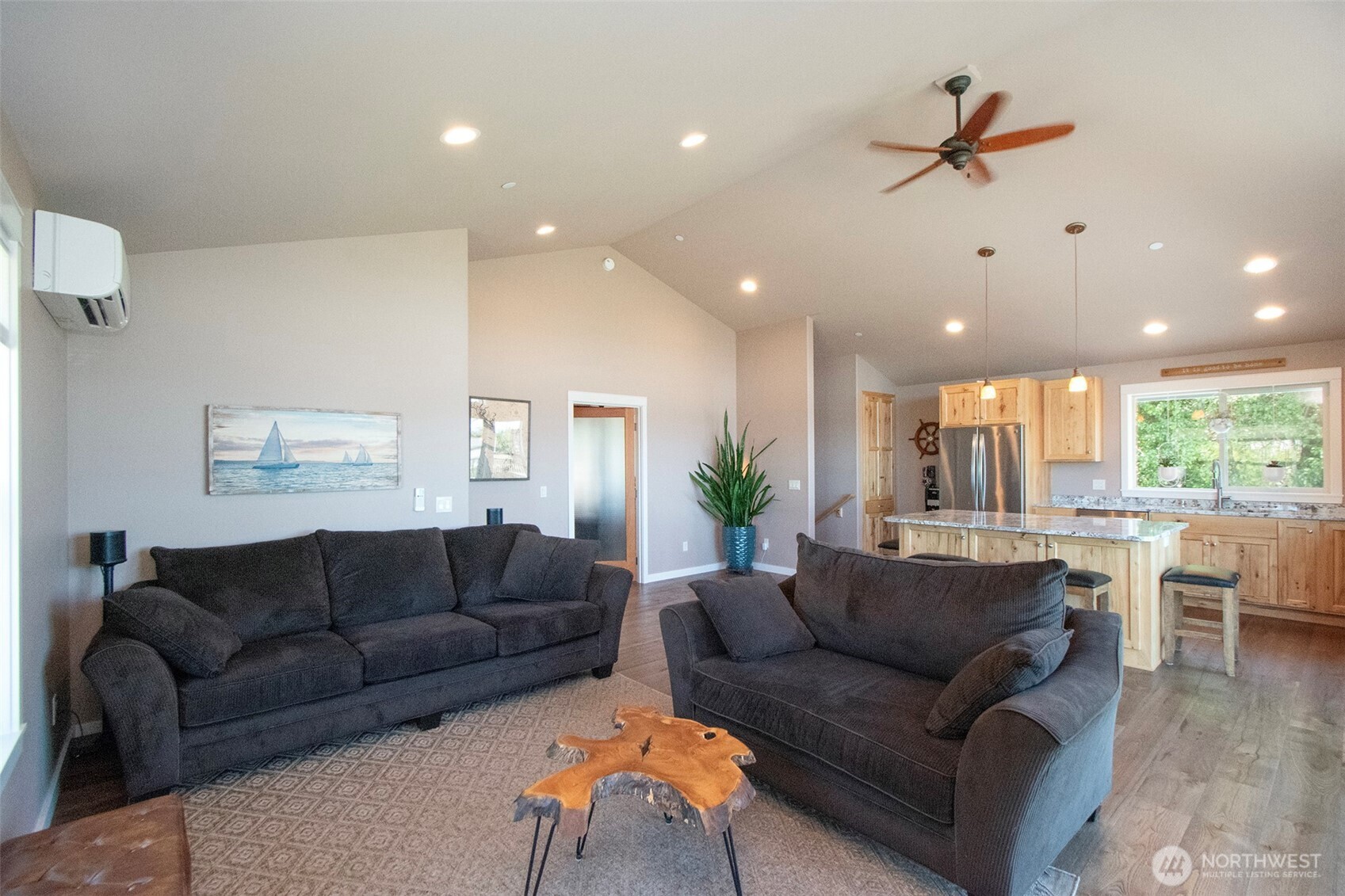 1117 Walker Street Property Photo 9