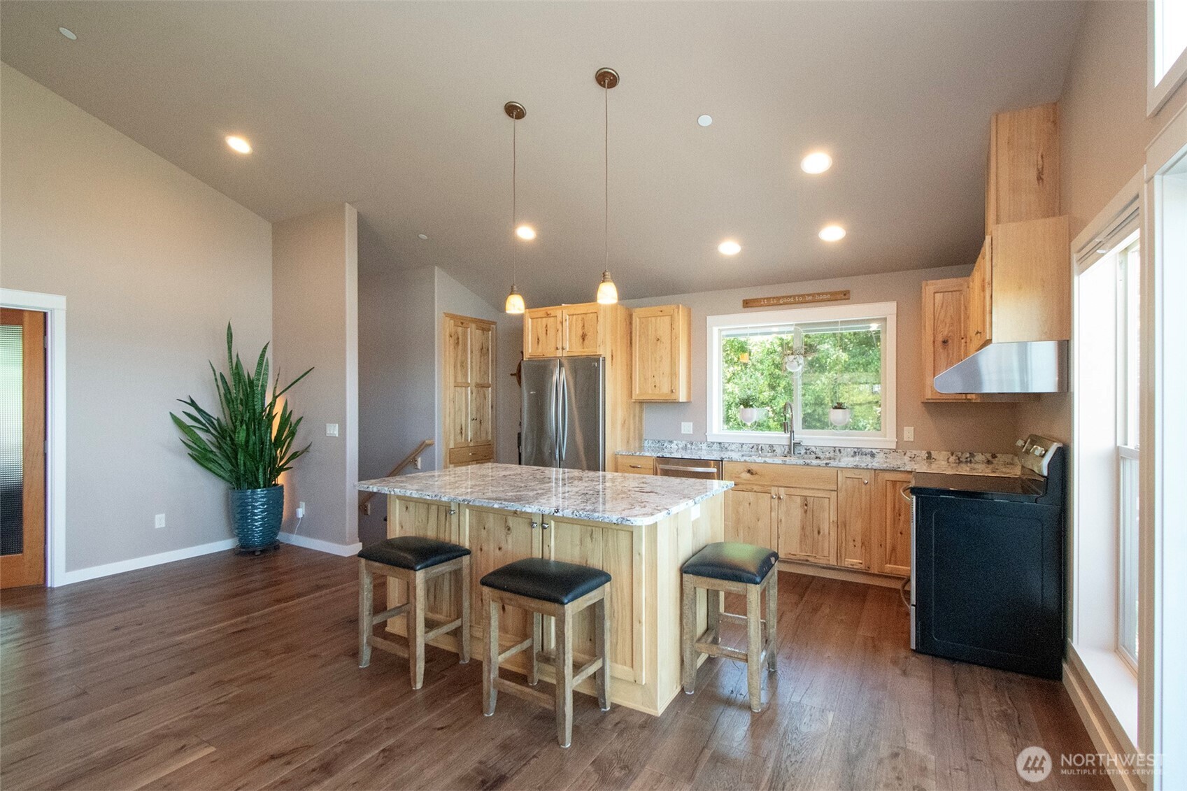 1117 Walker Street Property Photo 10