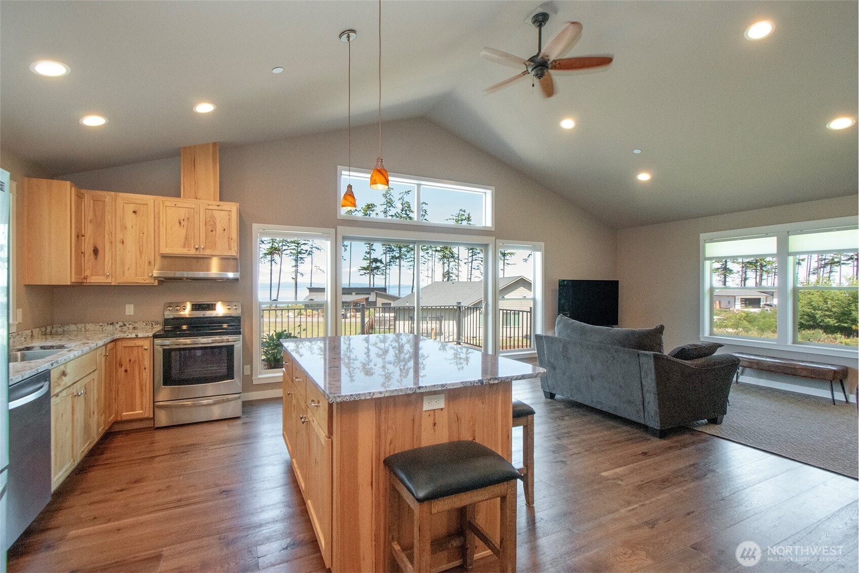 1117 Walker Street Property Photo 12