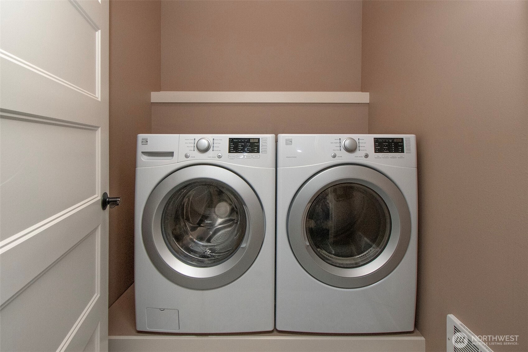 1117 Walker Street Property Photo 34