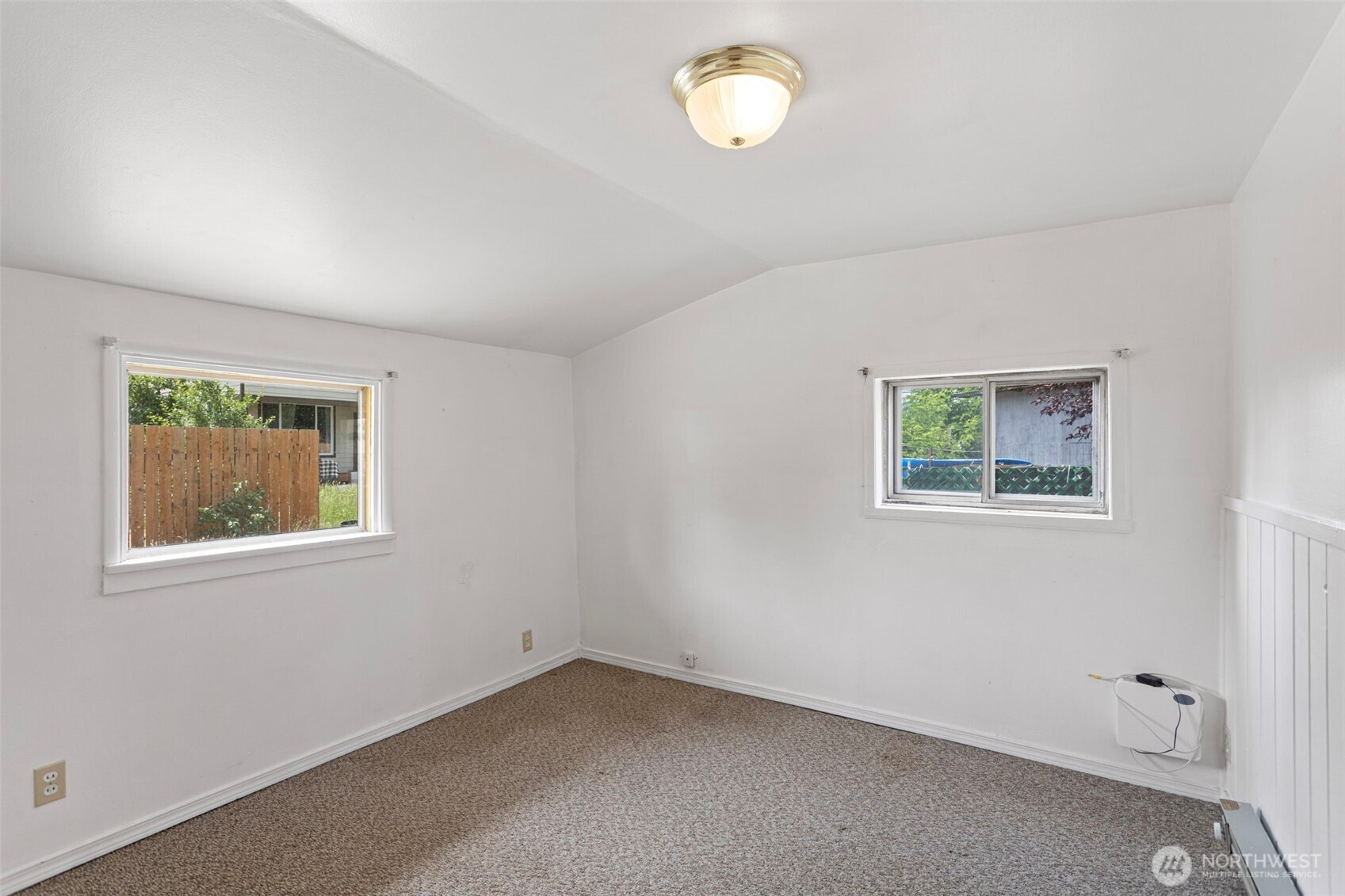 415 Broadway Avenue Property Photo 8