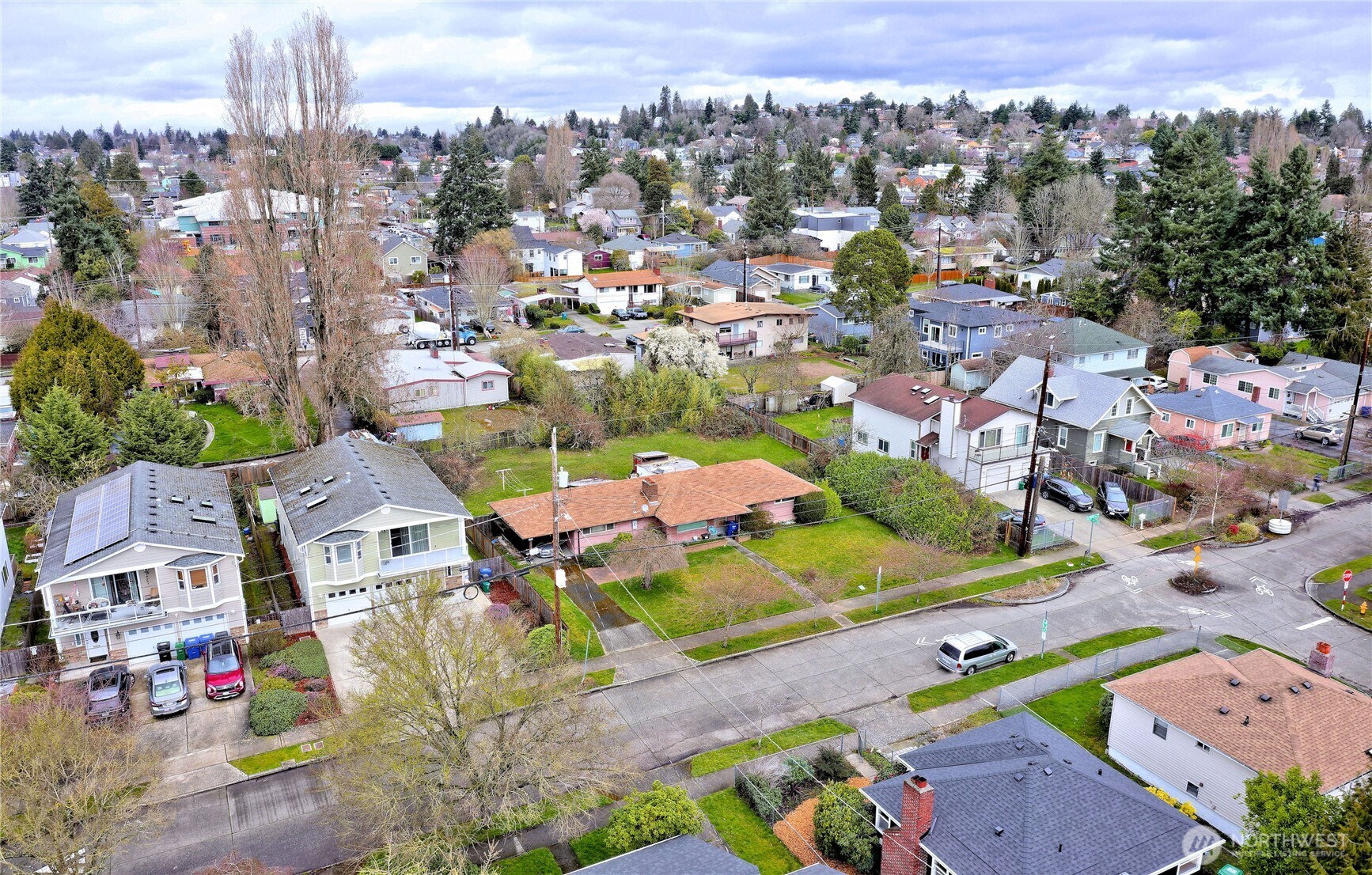 4422 S Myrtle Street Property Photo 2