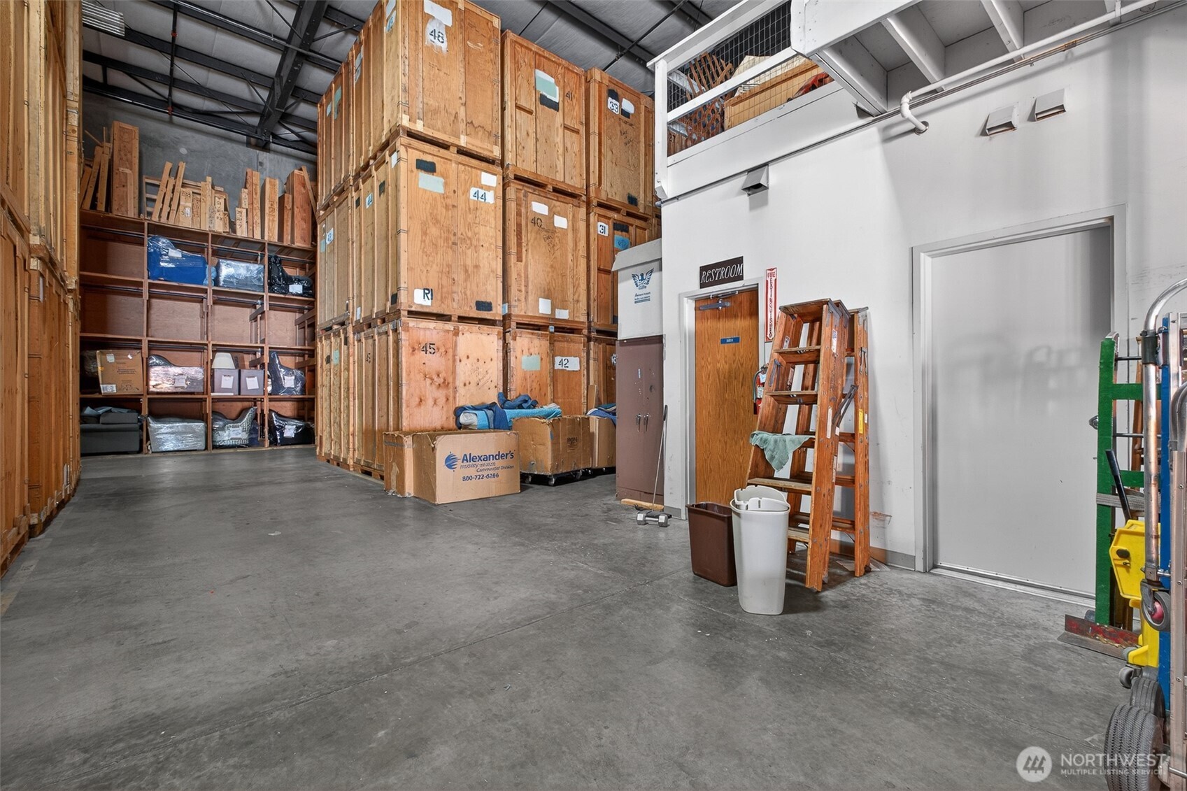 4350 Pacific Highway Property Photo 9