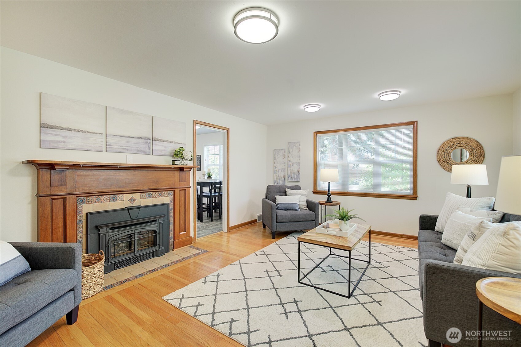 15524 Midvale Avenue Property Photo 3