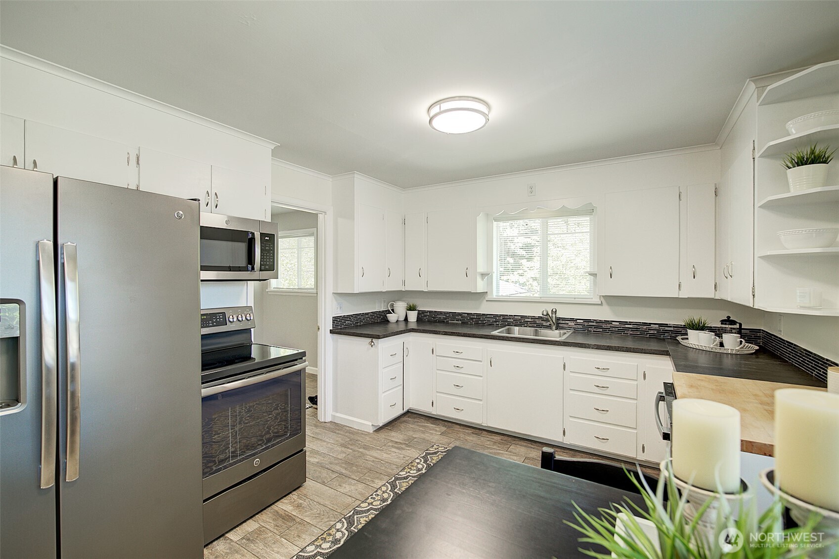 15524 Midvale Avenue Property Photo 6