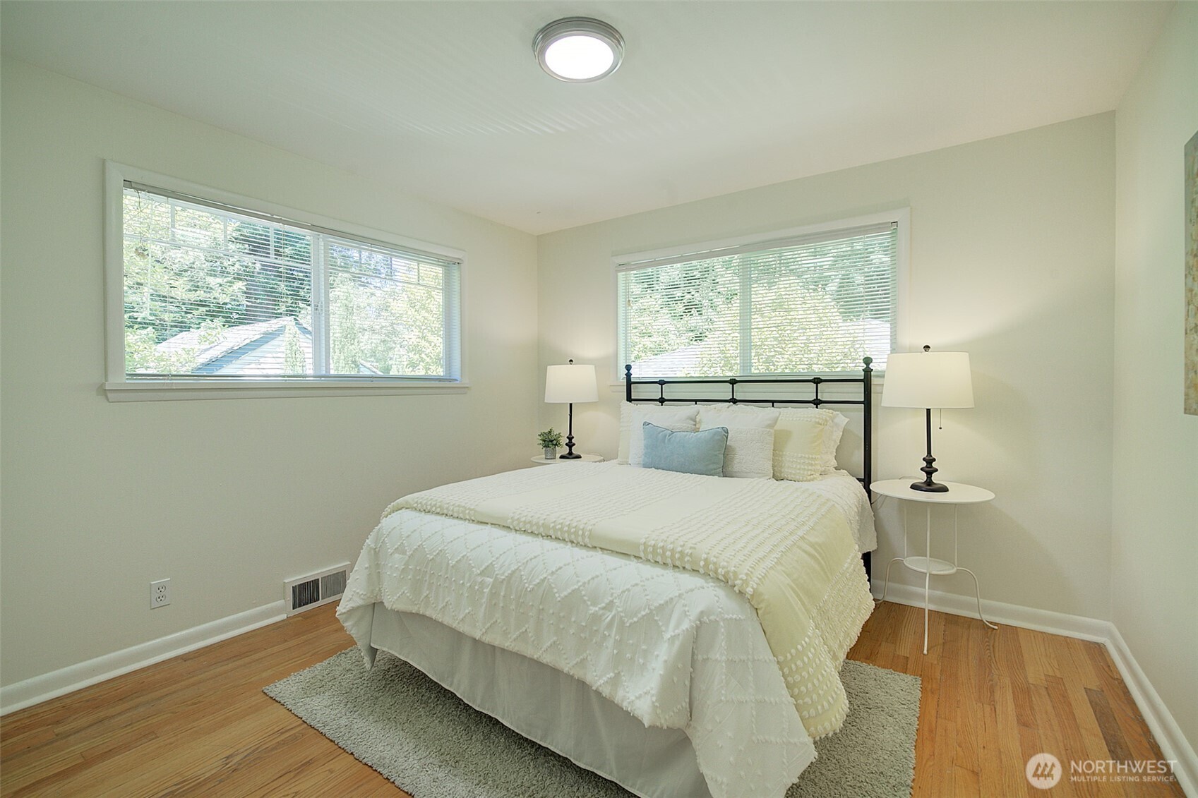 15524 Midvale Avenue Property Photo 11