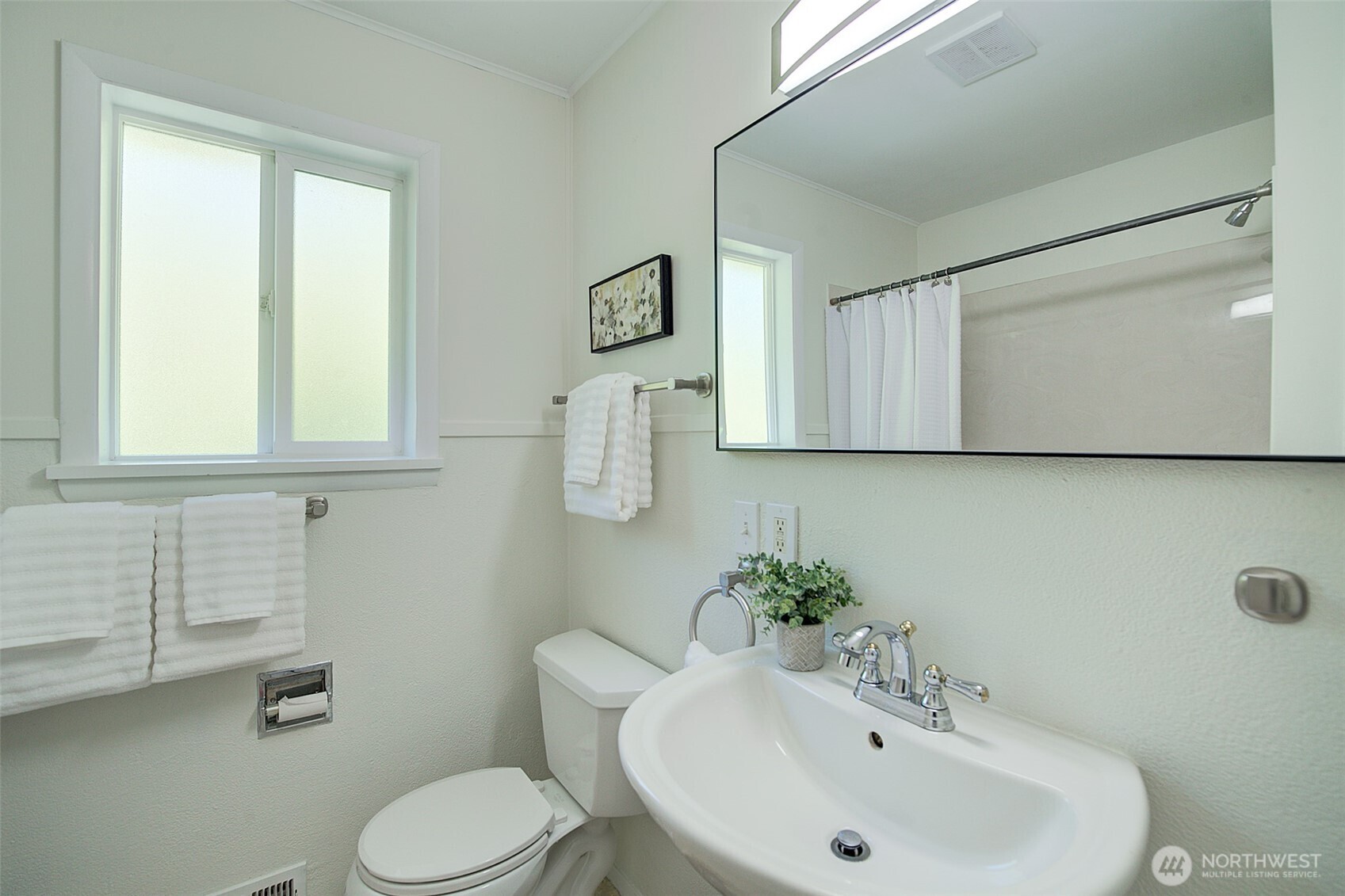 15524 Midvale Avenue Property Photo 12