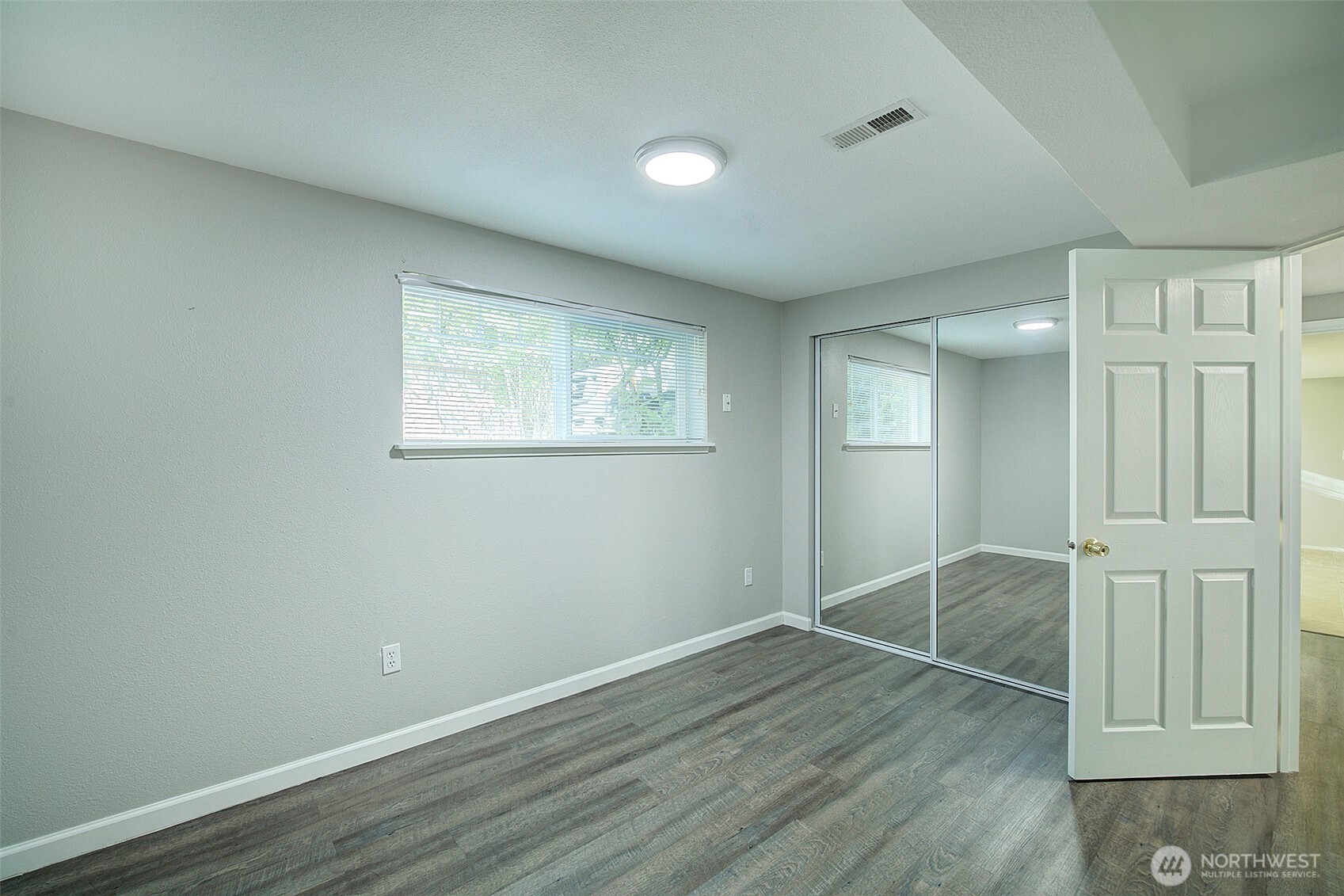 15524 Midvale Avenue Property Photo 15