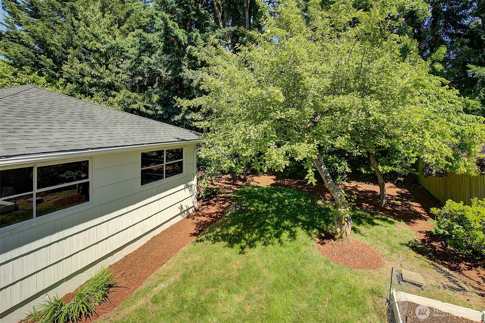 15524 Midvale Avenue Property Photo 20
