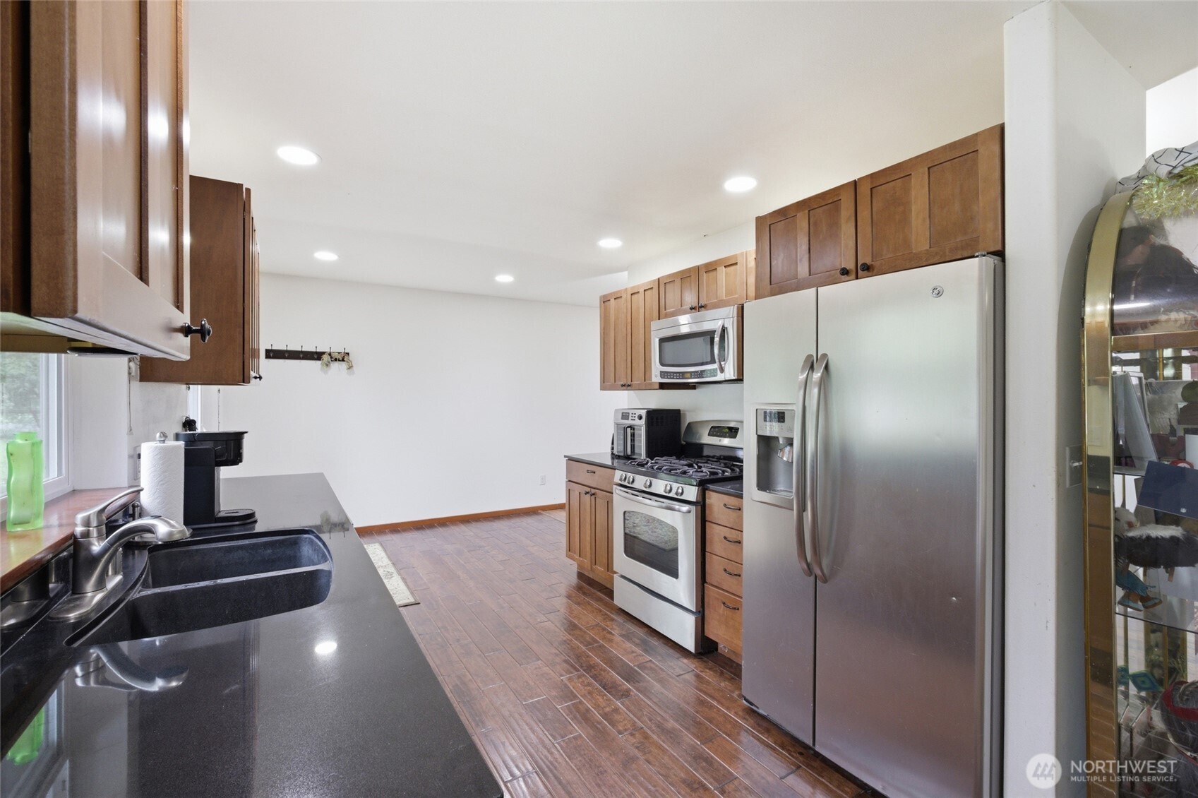 4342 Herring Street Property Photo 10