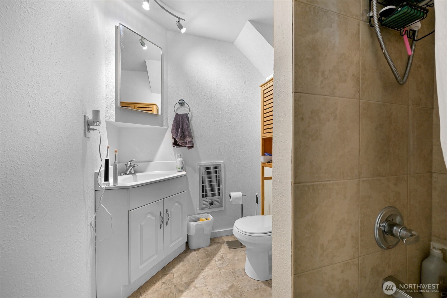 1810 Wilson Avenue Property Photo 9