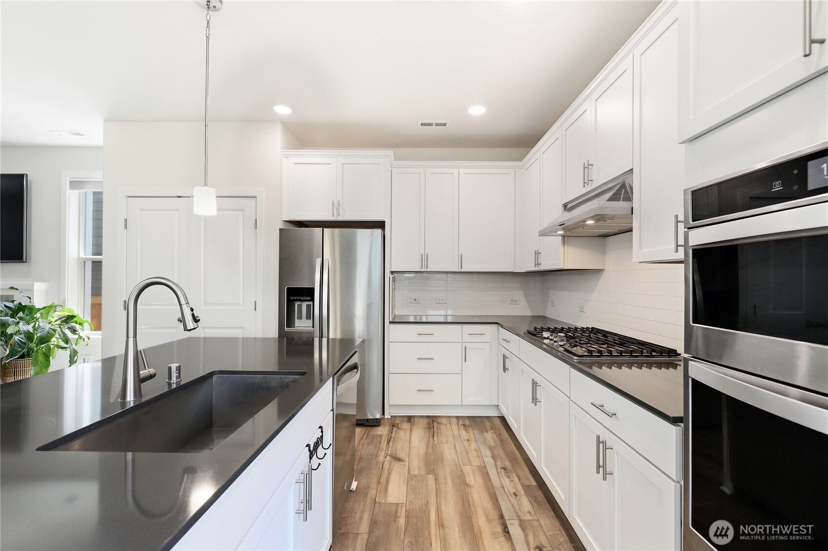 1797 Ashby Avenue Property Photo 8