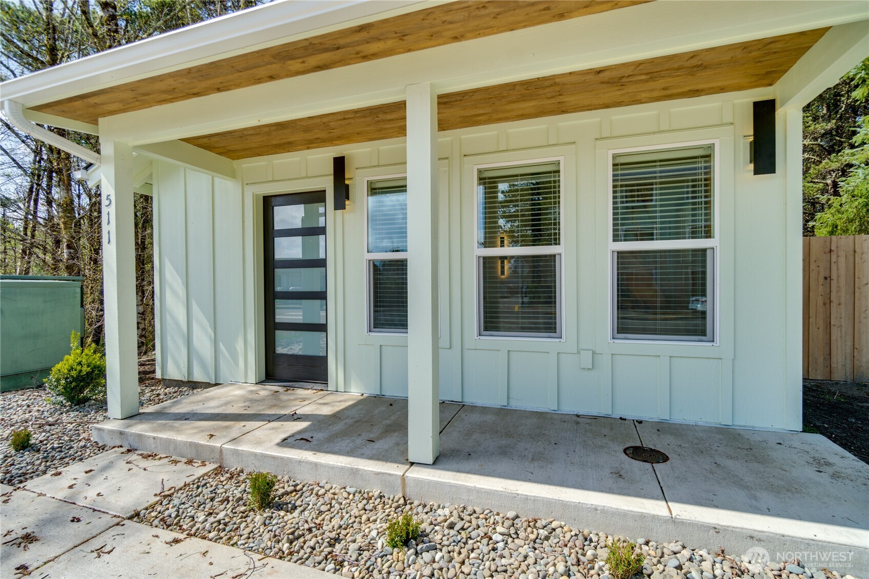 511 Ocean Beach Boulevard Property Photo 4