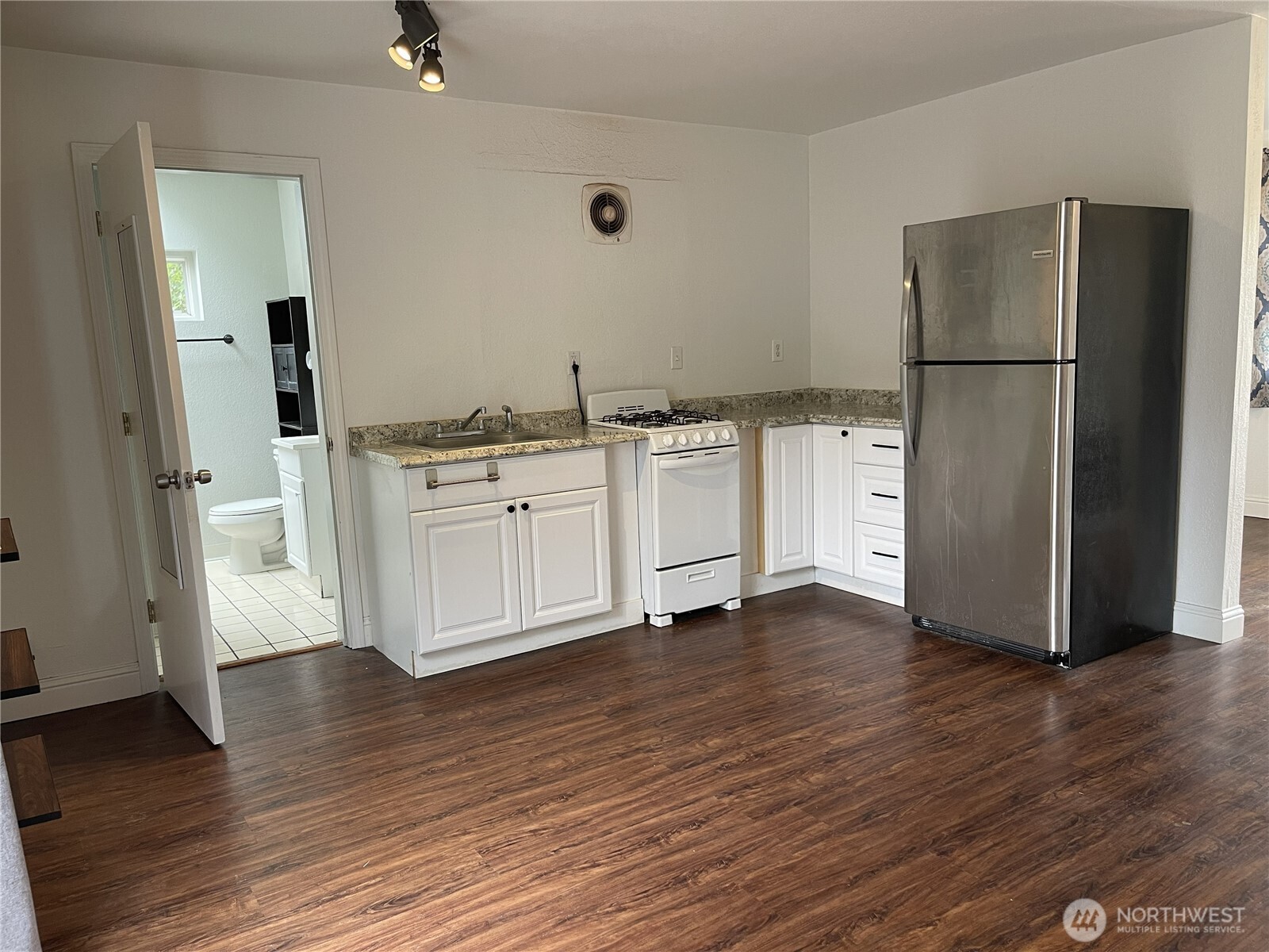 321 Nw Harrison Street Property Photo 20