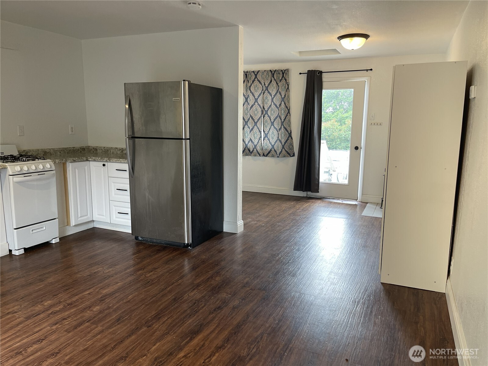 321 Nw Harrison Street Property Photo 21