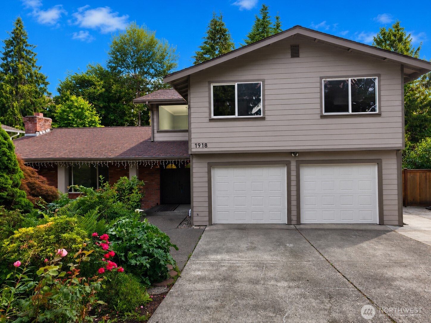 1918 109th Avenue Ct Property Photo 2