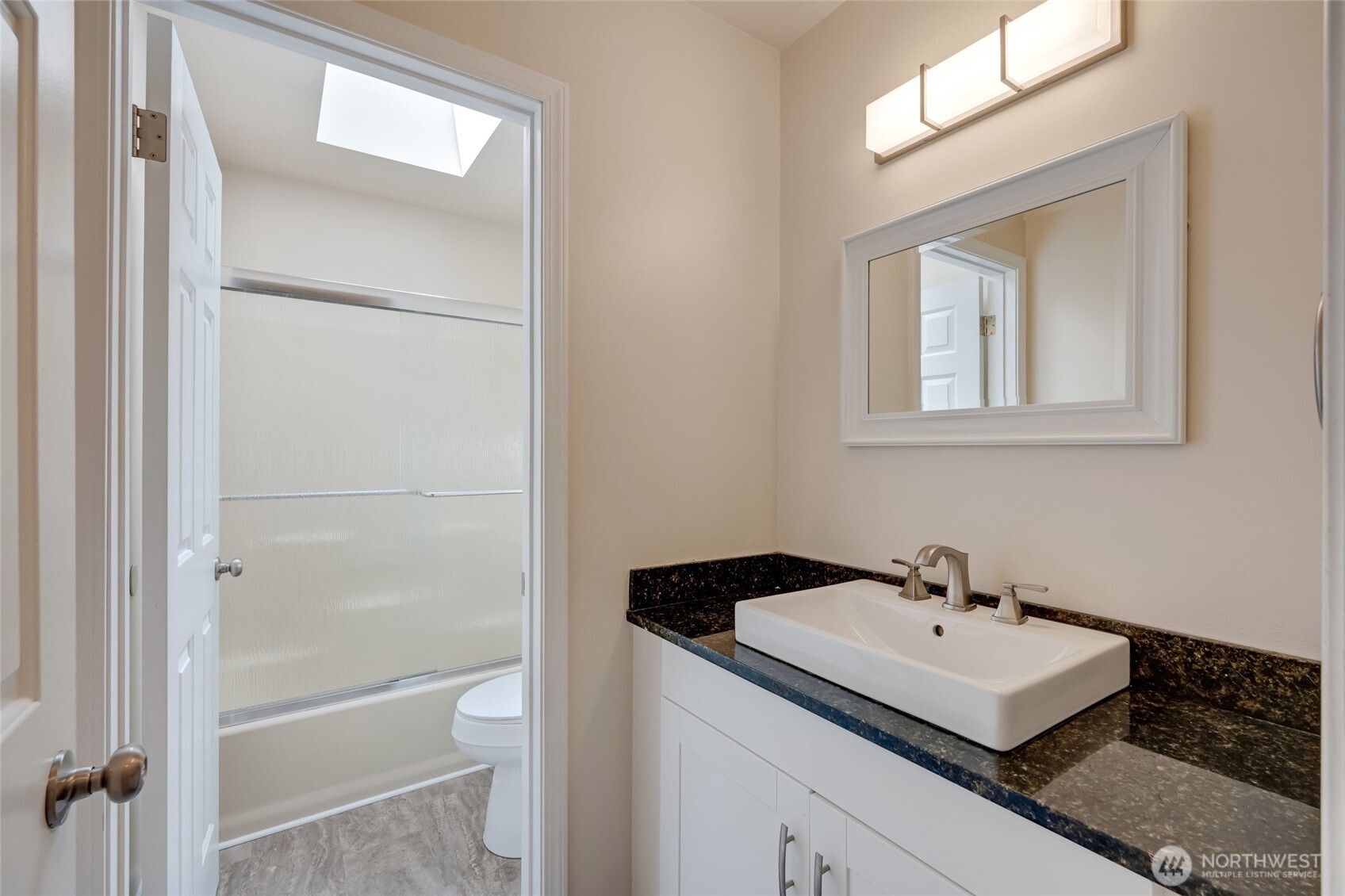 6015 Dexter Avenue A/b Property Photo 16