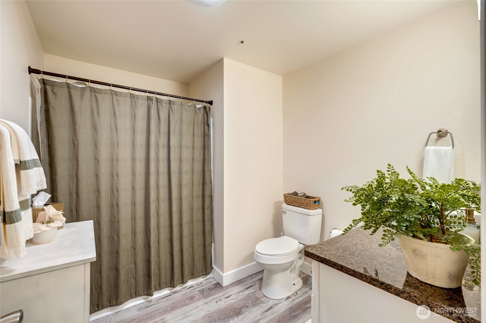 6015 Dexter Avenue A/b Property Photo 35