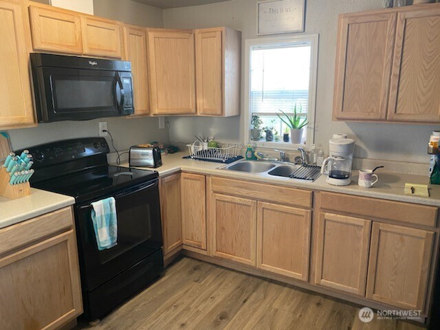 4016 Sandy Street Property Photo 2