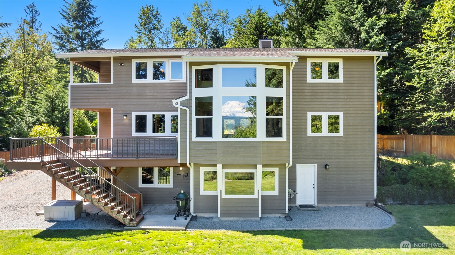 22715 Country Drive Property Photo 3