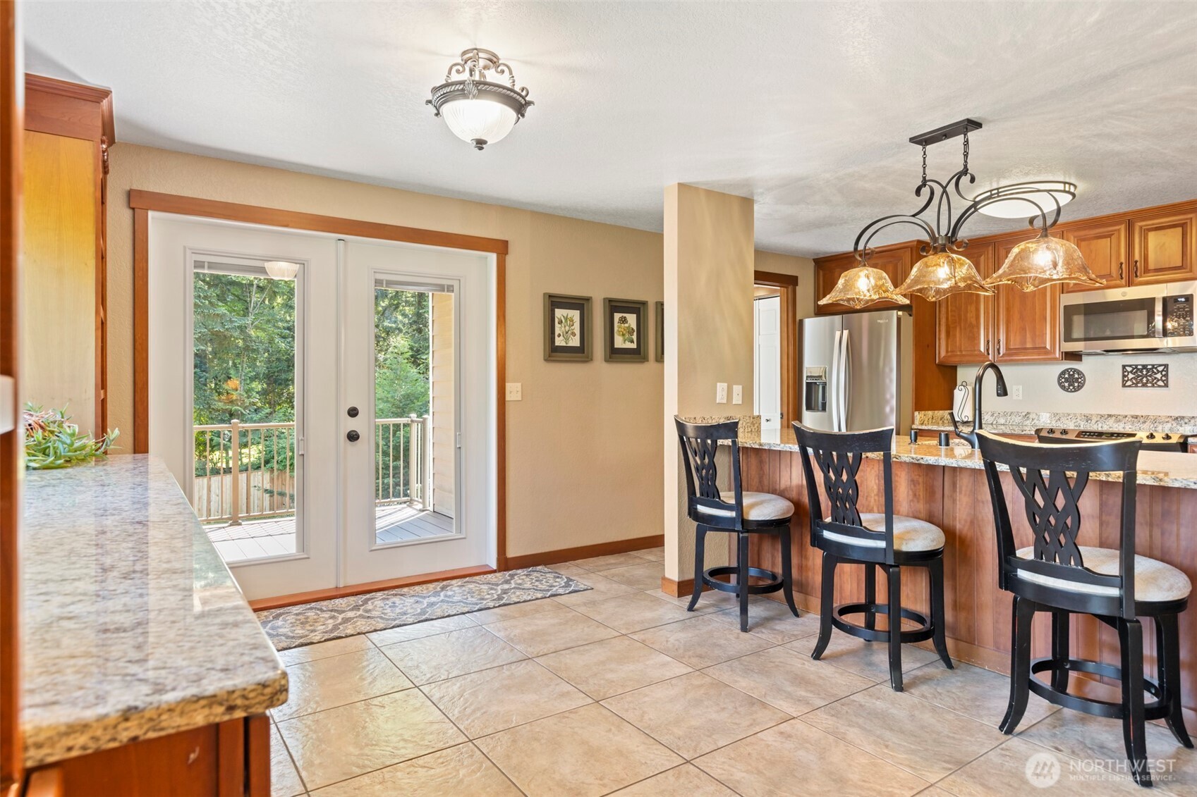 22715 Country Drive Property Photo 6