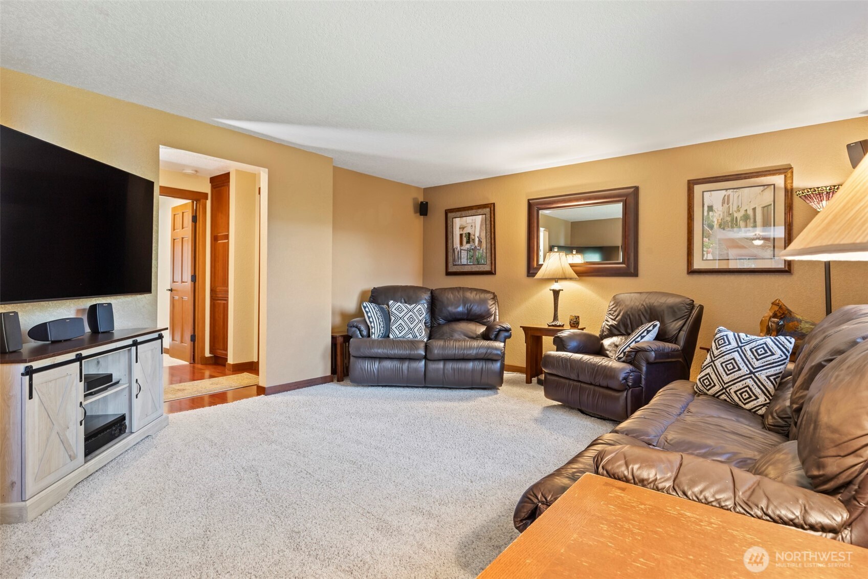 22715 Country Drive Property Photo 13