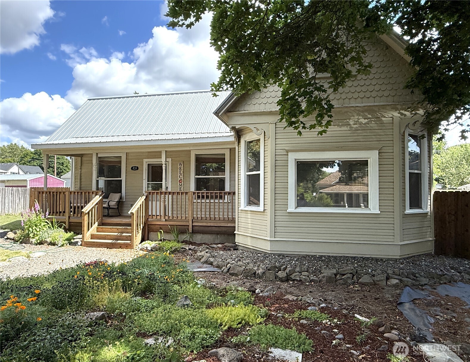 416 E Spring Street Property Photo 1