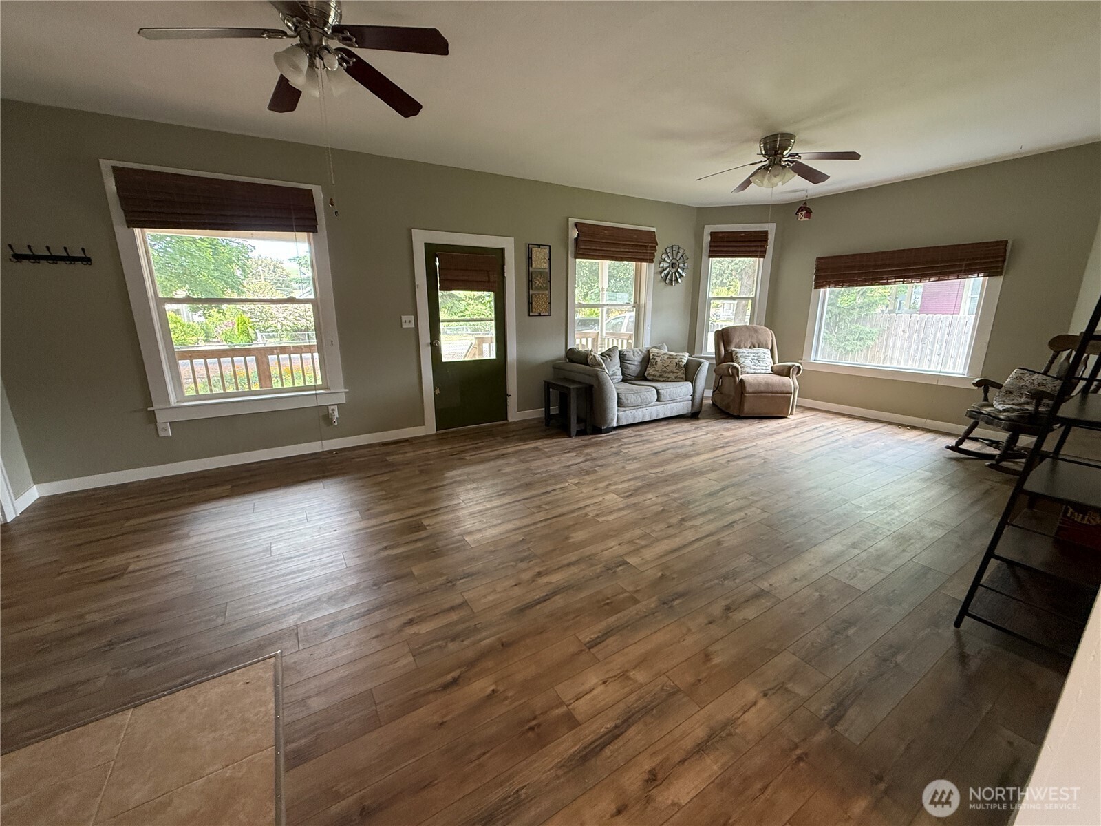 416 E Spring Street Property Photo 2