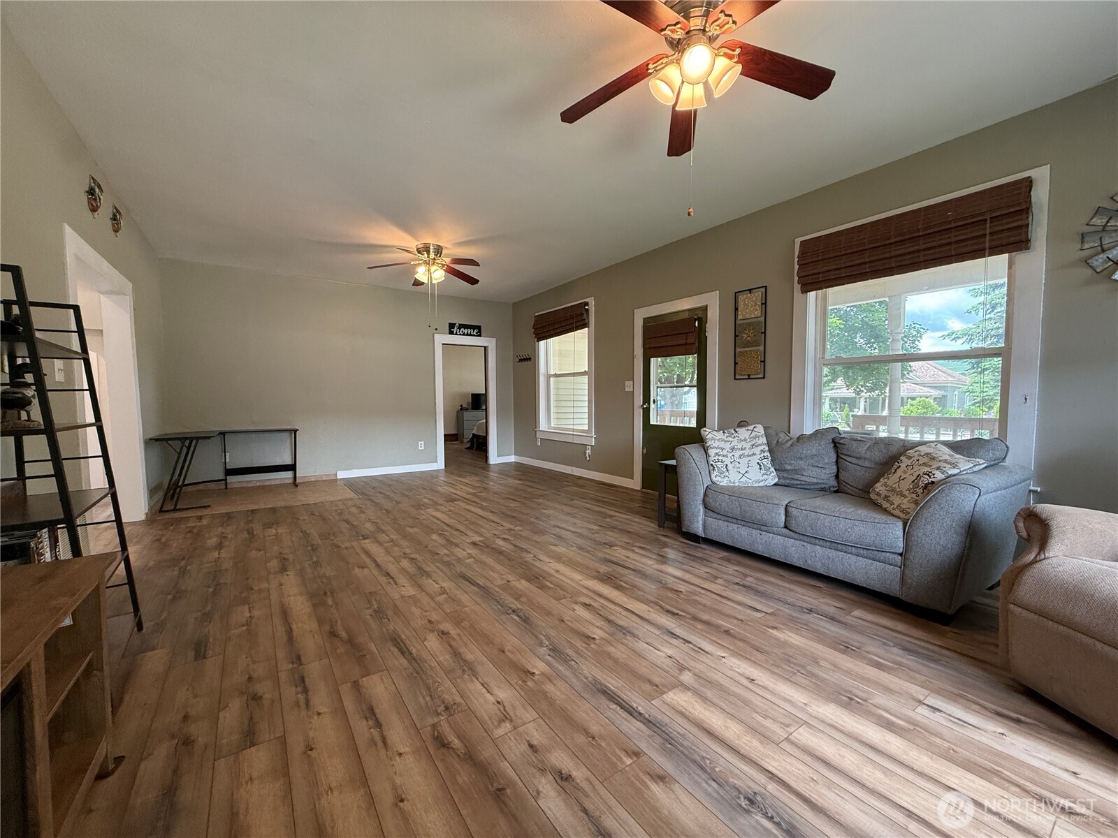 416 E Spring Street Property Photo 3