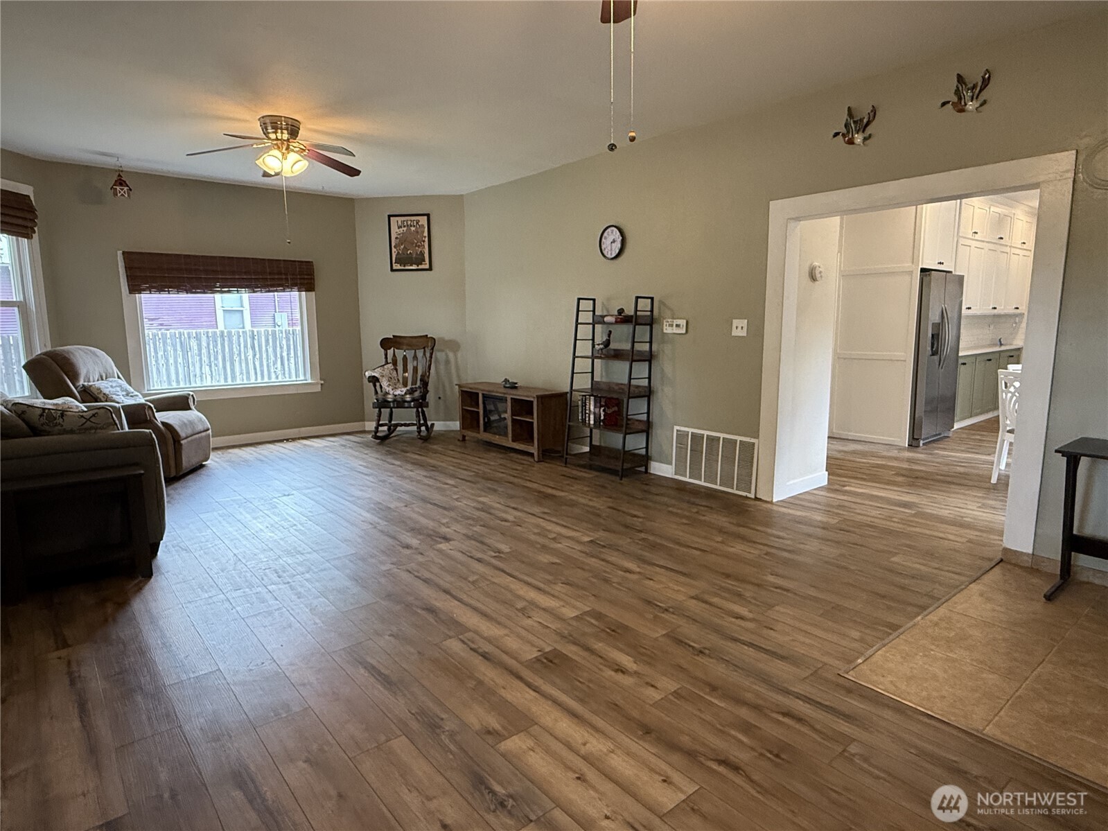 416 E Spring Street Property Photo 4