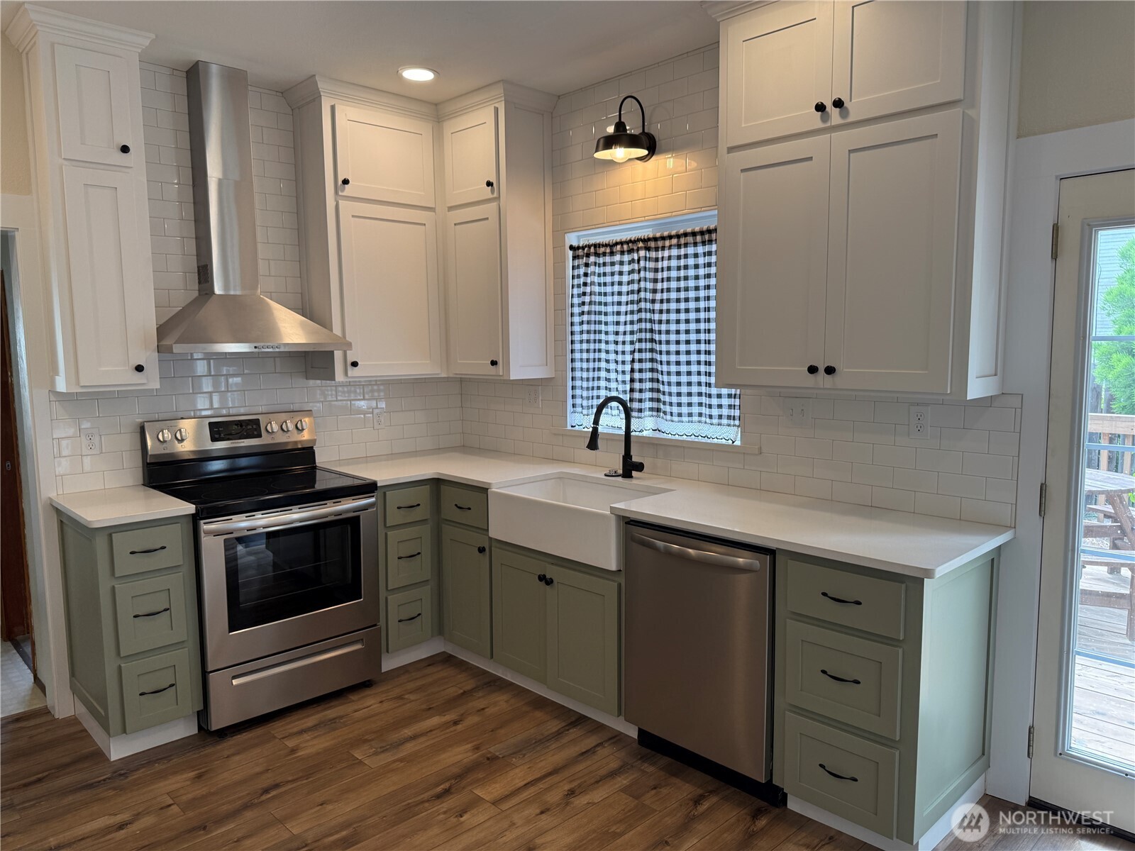 416 E Spring Street Property Photo 8