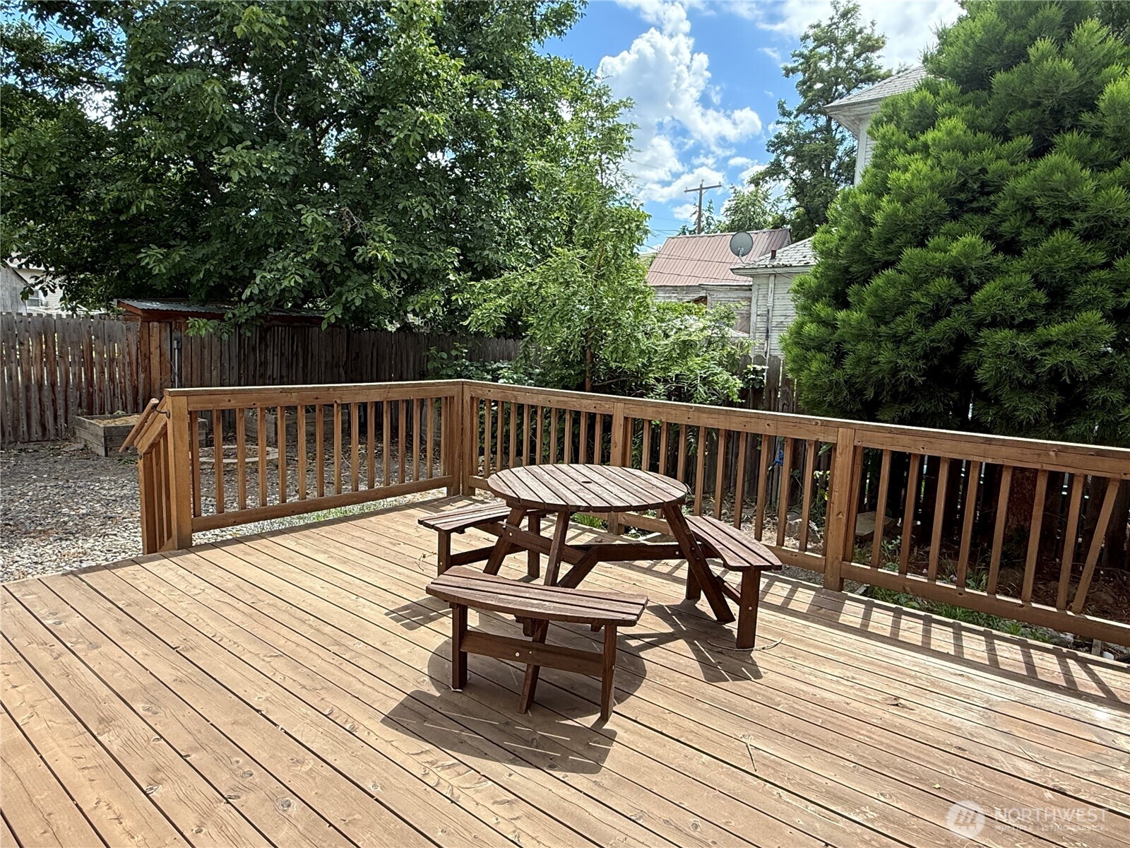 416 E Spring Street Property Photo 10